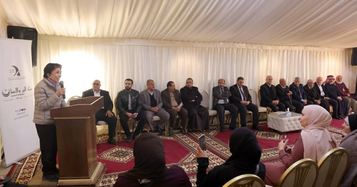 Princess Basma distributes aid to families, students in Zarqa