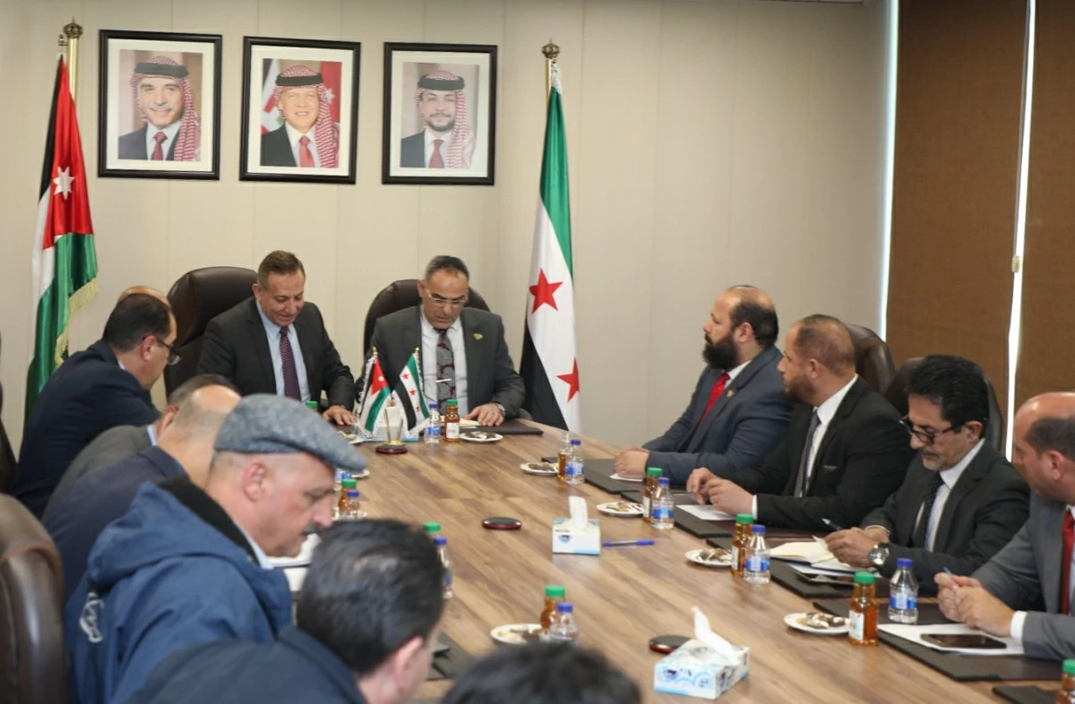 Agriculture minister, Syrian counterpart talk cooperation, exchanging expertise